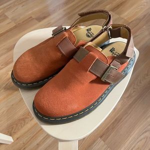 DR MARTENS SUEDE MULES